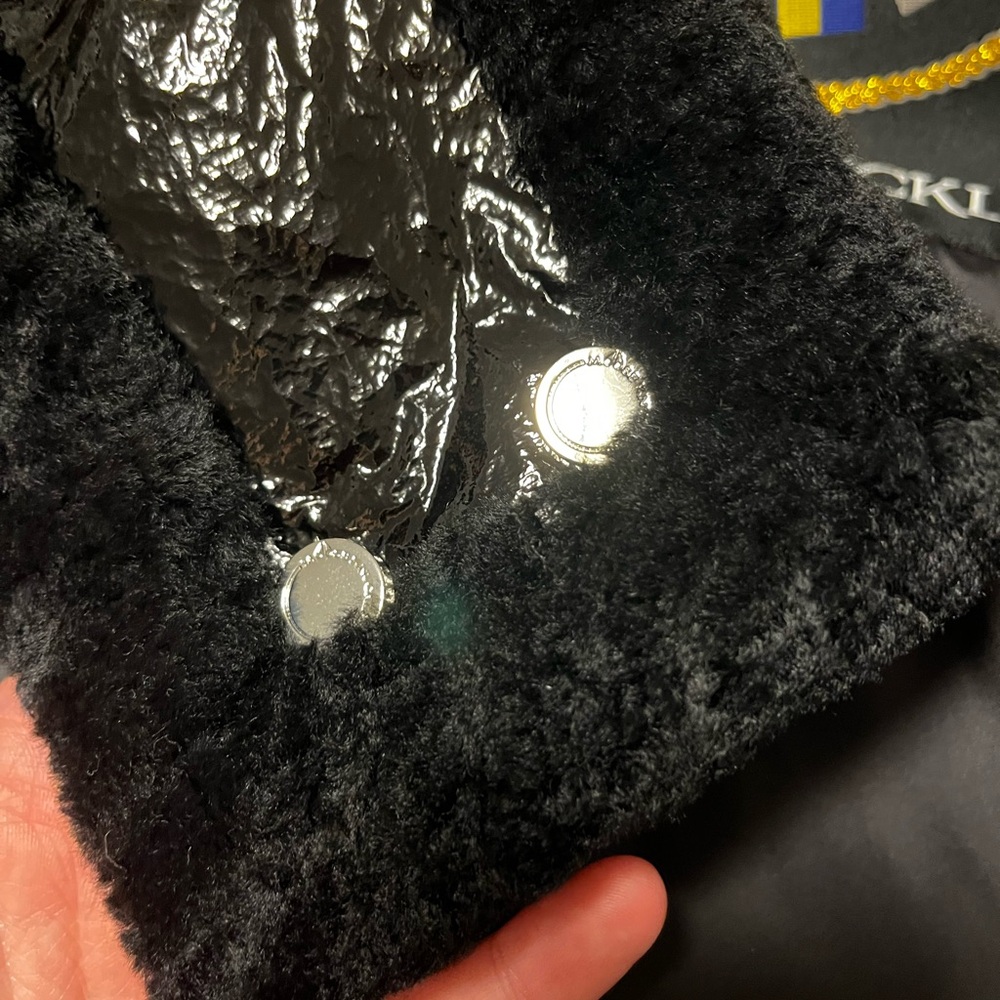 MOOSE KNUCKLES
Moosomin Patent Down Jacket - Picture 7 of 11